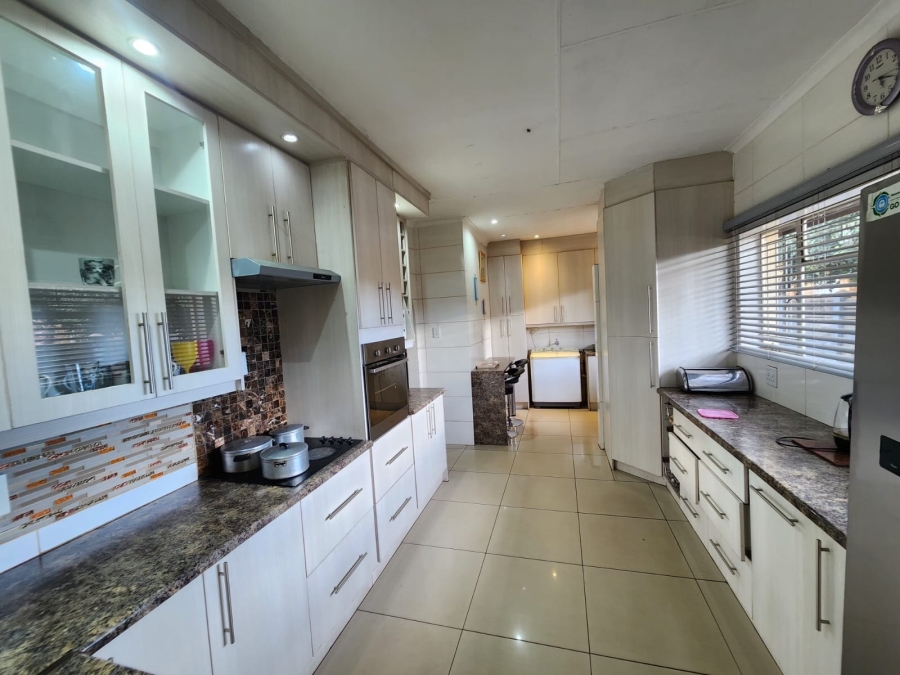 3 Bedroom Property for Sale in Rustenburg Central North West